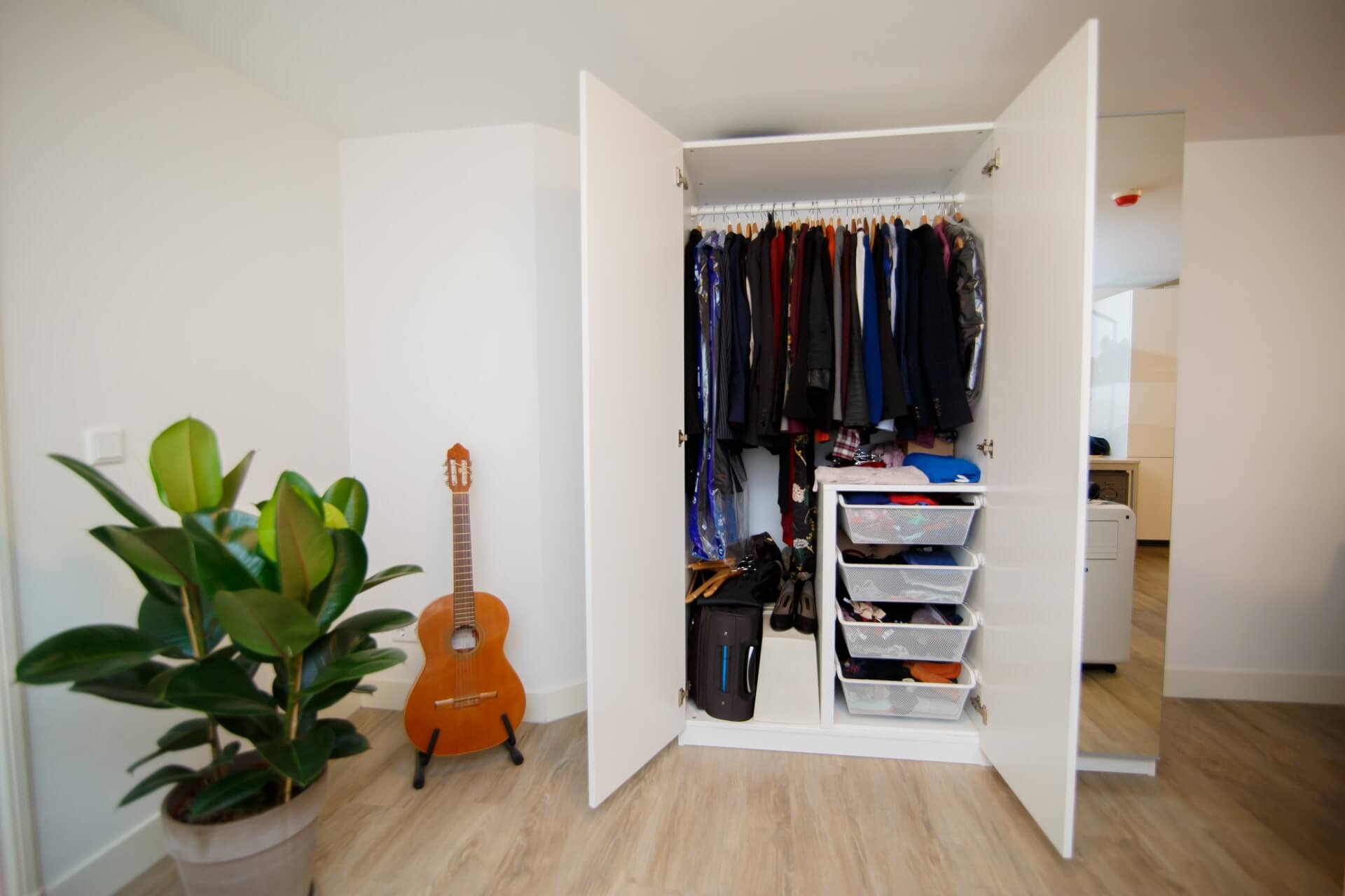 ideas-for-detoxing-your-closet